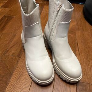Women combat boots